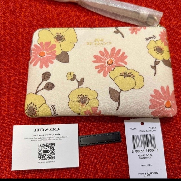 ❤️❤️❤️Coach Authentic Corner zip wallet/wristlet with Floral cluster print ❤️❤️ - Picture 5 of 6